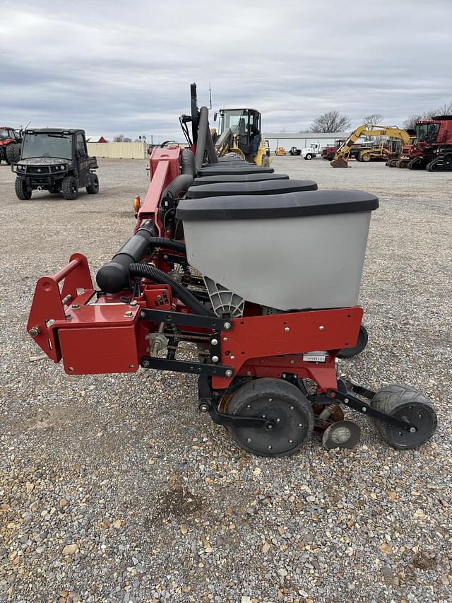 Image of Case IH 1235 equipment image 3