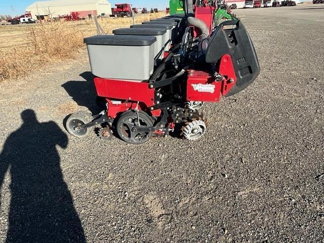 Image of Case IH 1235 equipment image 2