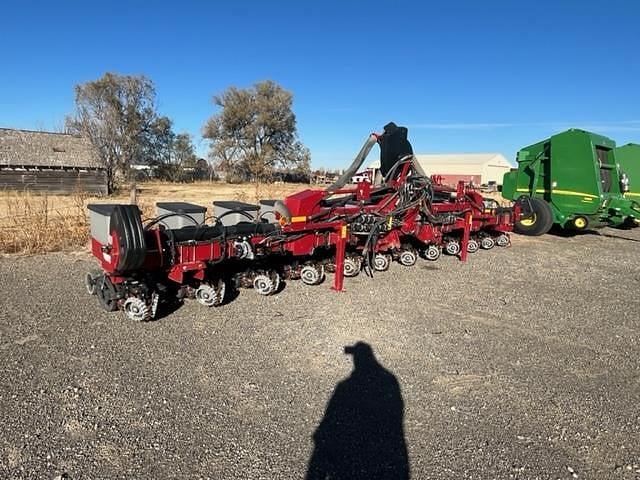 Image of Case IH 1235 equipment image 1