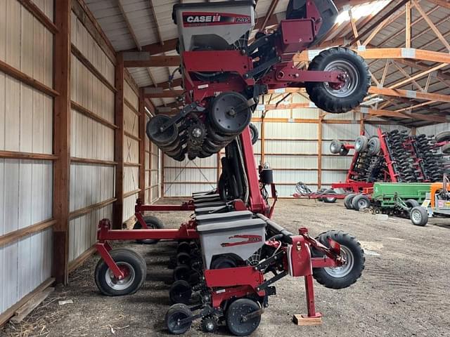 Image of Case IH 1235 equipment image 3