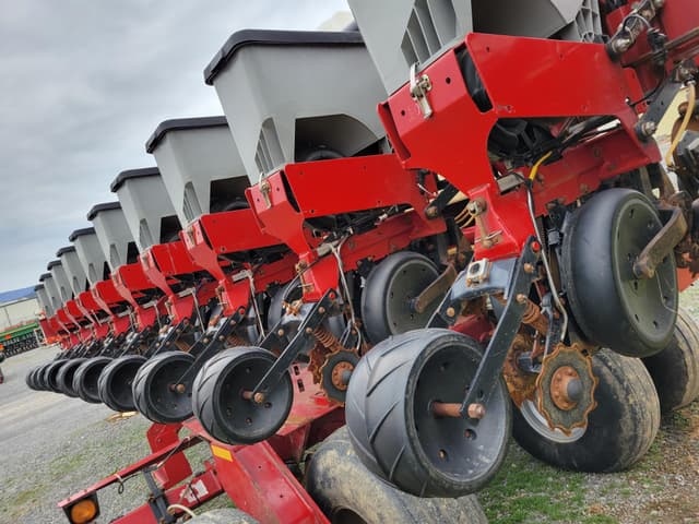 Image of Case IH 1240 equipment image 1