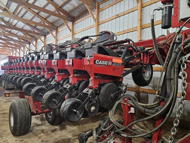 Image of Case IH 1240 equipment image 4