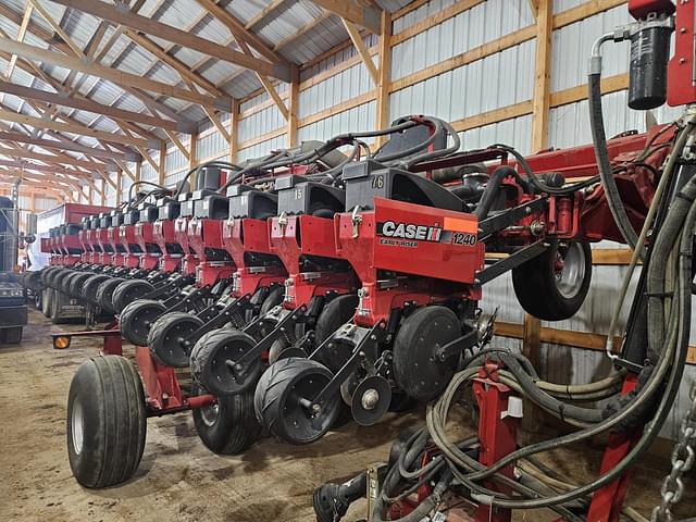 Image of Case IH 1240 equipment image 3