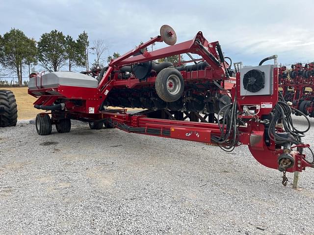 Image of Case IH 1240 equipment image 2