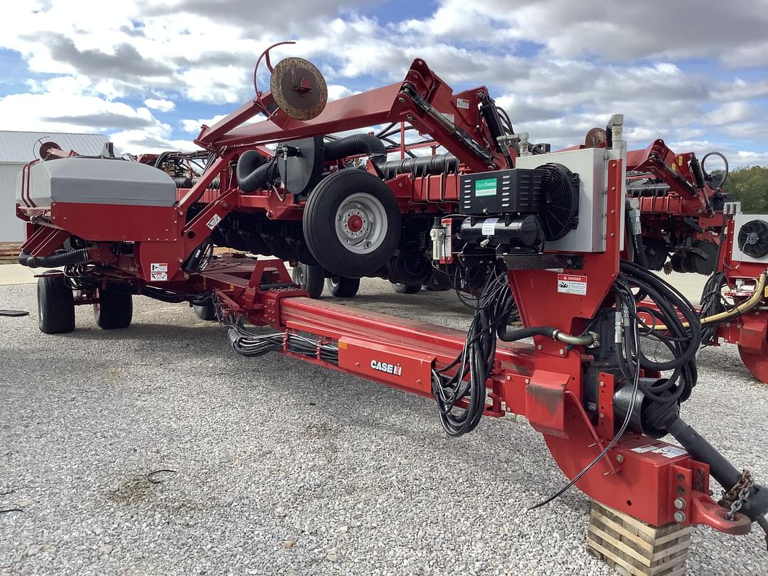 Image of Case IH 1240 Primary image