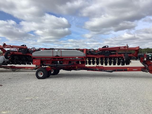 Image of Case IH 1240 equipment image 1