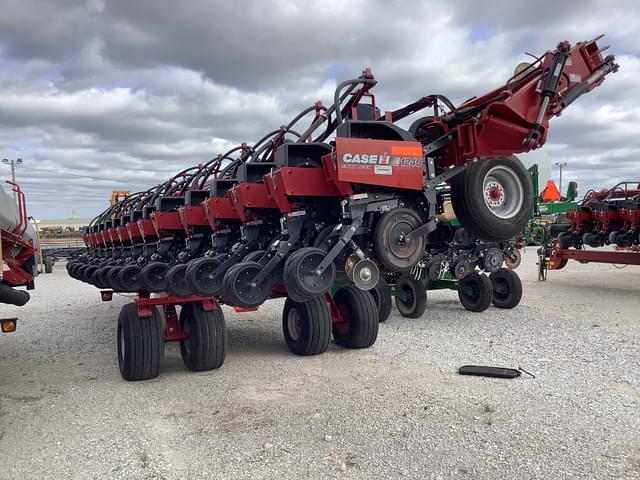 Image of Case IH 1240 equipment image 4