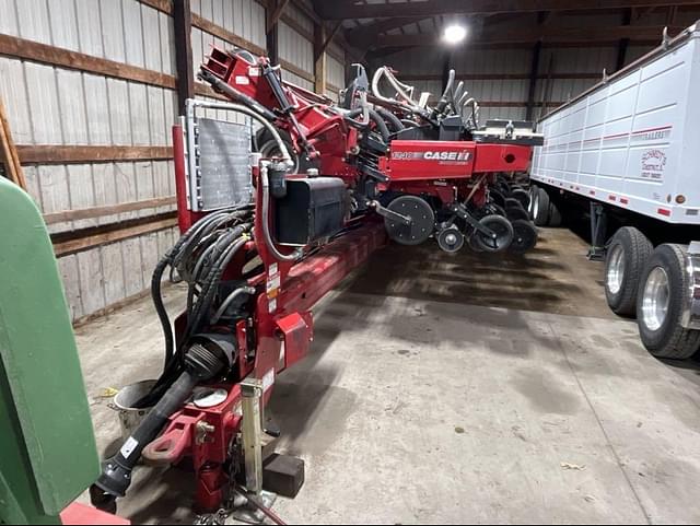 Image of Case IH 1240 equipment image 2