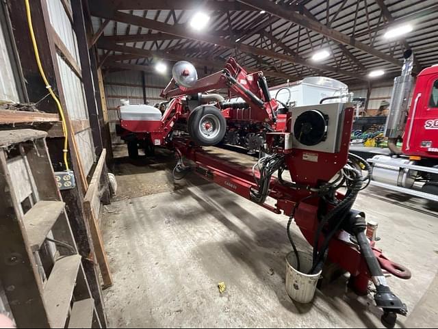 Image of Case IH 1240 equipment image 3