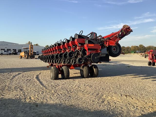 Image of Case IH 1245 equipment image 4