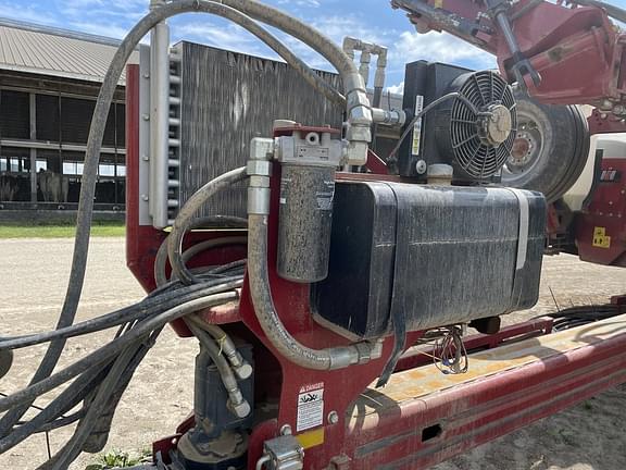 Image of Case IH 1245 equipment image 4