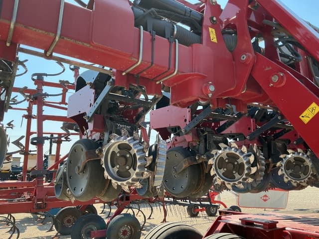 Image of Case IH 1245 equipment image 3