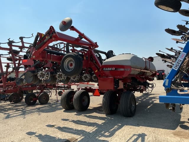 Image of Case IH 1245 equipment image 2