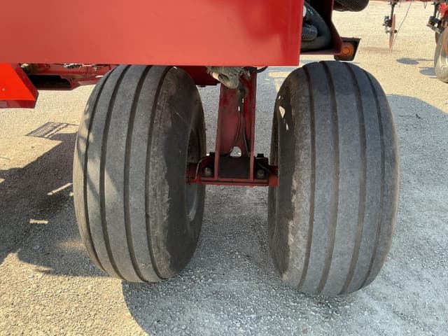 Image of Case IH 1245 equipment image 4