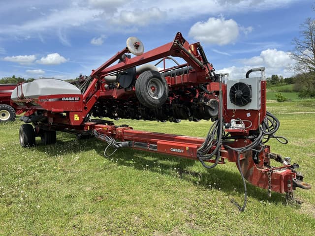 Image of Case IH 1245 equipment image 2