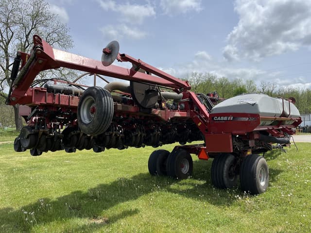 Image of Case IH 1245 equipment image 3