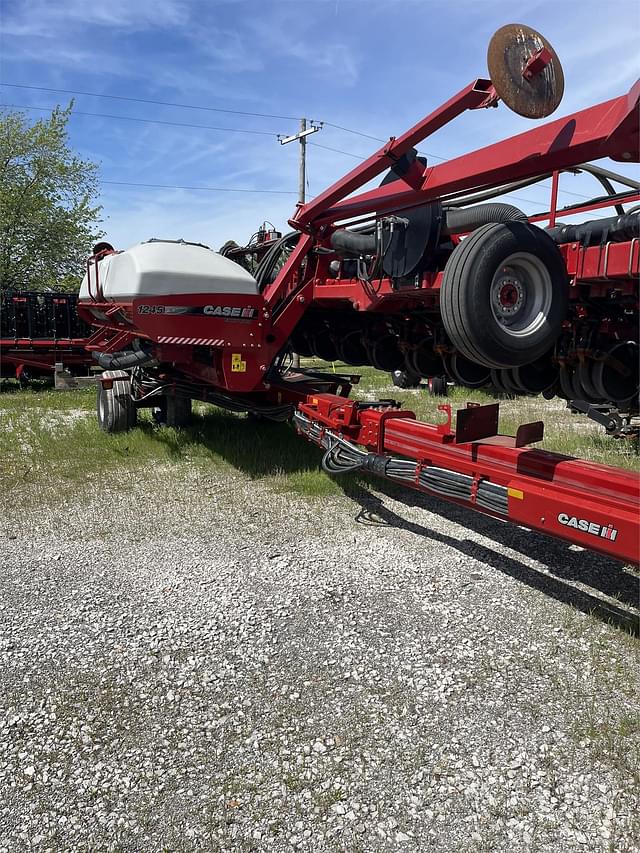 Image of Case IH 1245 equipment image 2