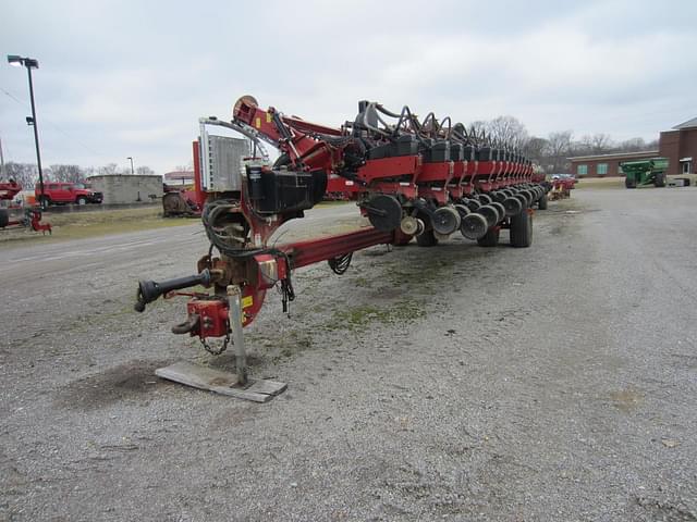 Image of Case IH 1245 equipment image 1