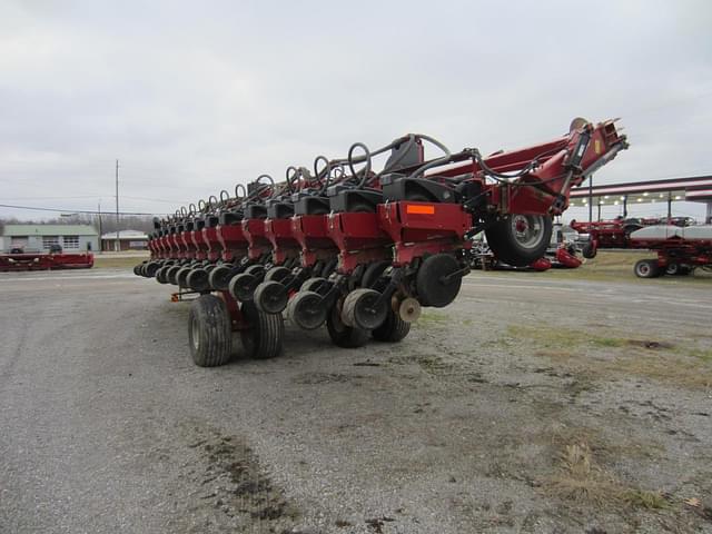 Image of Case IH 1245 equipment image 2