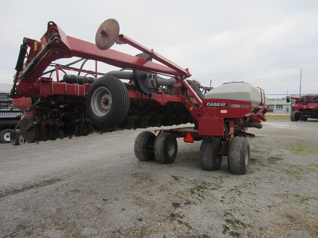 Image of Case IH 1245 equipment image 3