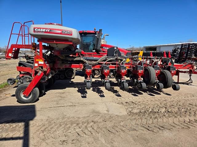 Image of Case IH 1250 equipment image 2