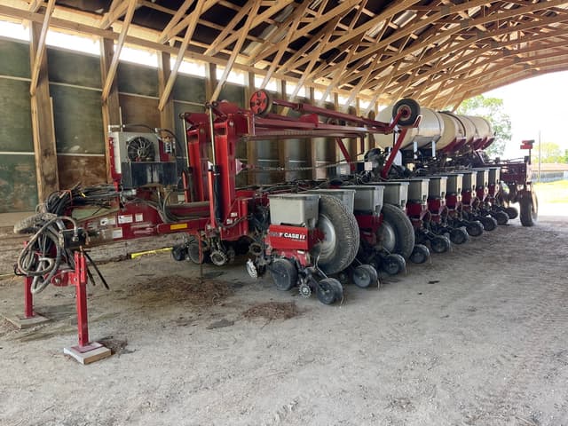 Image of Case IH 1250 equipment image 1