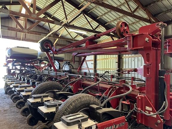 Image of Case IH 1250 equipment image 2