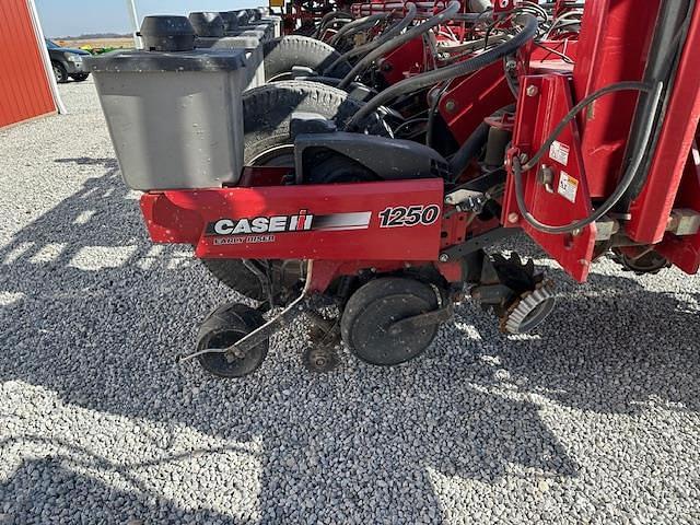 Image of Case IH 1250 equipment image 3