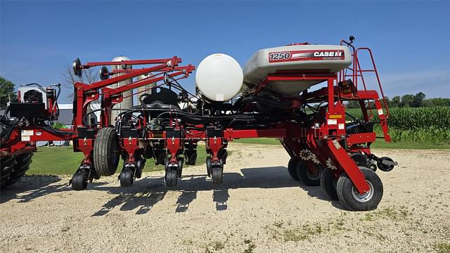 Image of Case IH 1250 equipment image 1