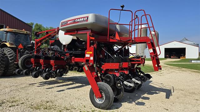 Image of Case IH 1250 equipment image 2