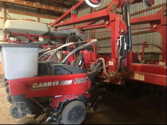 Image of Case IH 1250 equipment image 2