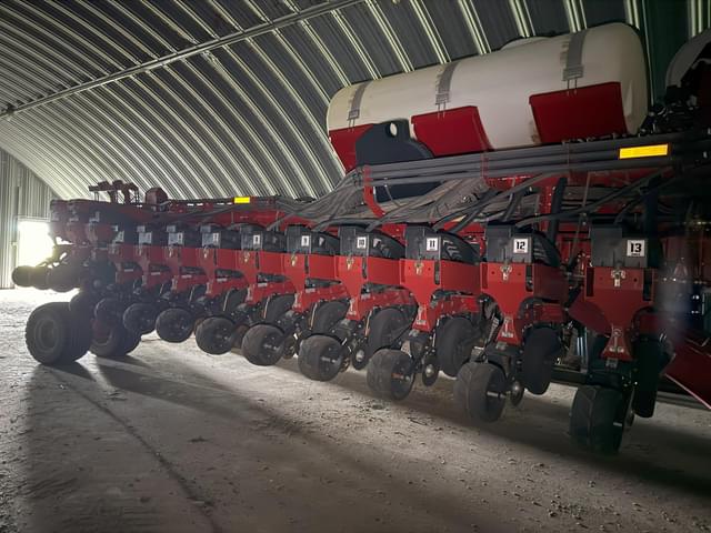 Image of Case IH 1265 equipment image 2