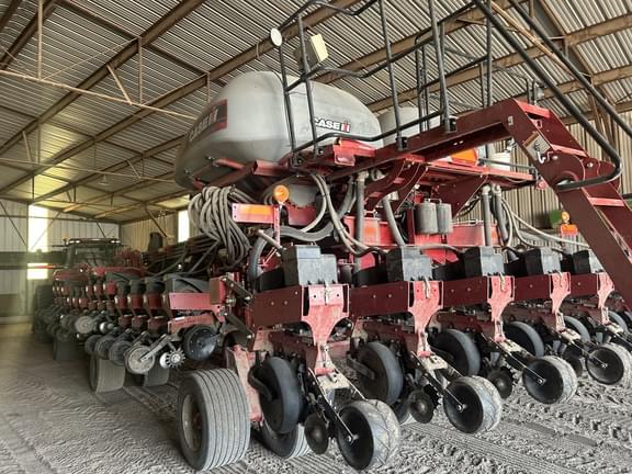 Image of Case IH 1265 equipment image 4