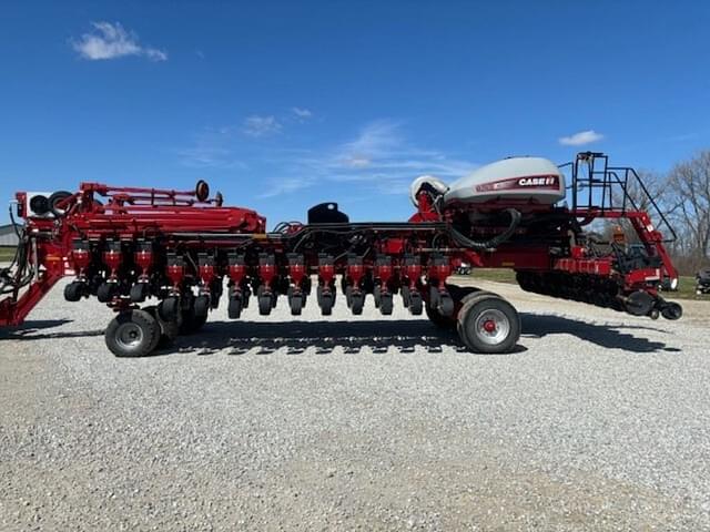 Image of Case IH 1265 equipment image 1