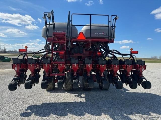 Image of Case IH 1265 equipment image 3