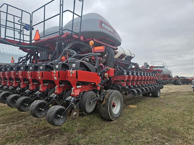 Image of Case IH 1265 equipment image 2