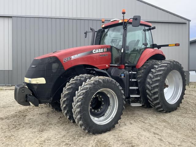 Image of Case IH Magnum 235 equipment image 1