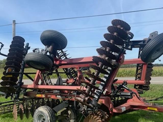 Image of Case IH 330 equipment image 2