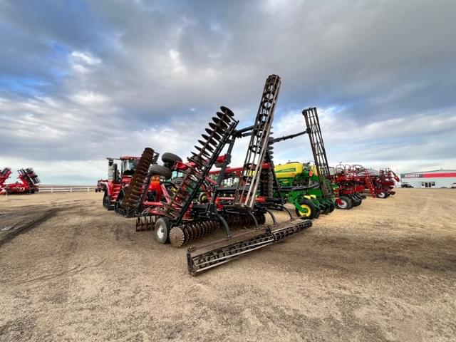 Image of Case IH 330 equipment image 2