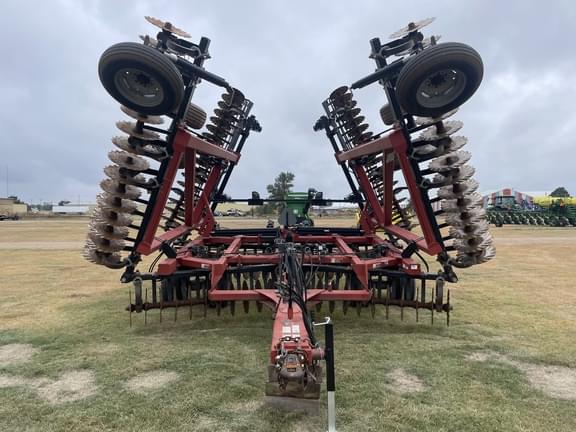 Image of Case IH 330 equipment image 4