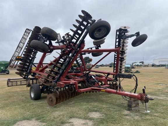 Image of Case IH 330 equipment image 2