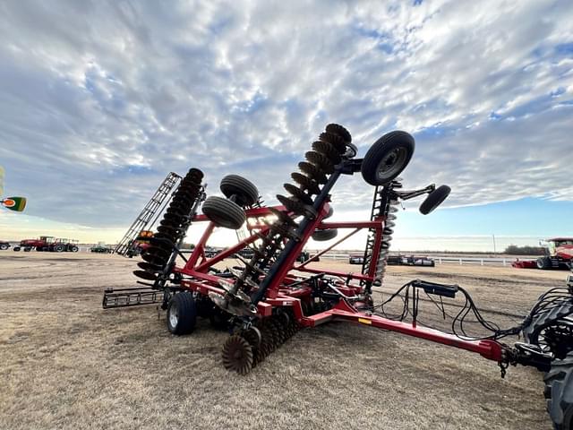 Image of Case IH 330 equipment image 2