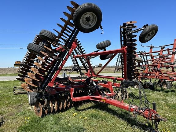 Image of Case IH 330 Image 0