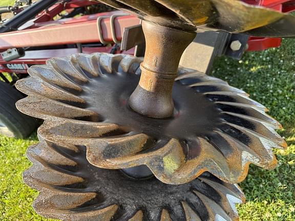 Image of Case IH 330 equipment image 4