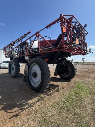 Image of Case IH 3330 Patriot equipment image 2