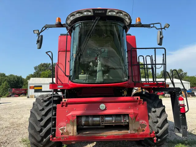 Image of Case IH 5130 equipment image 1