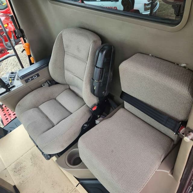 Image of Case IH 5130 equipment image 3