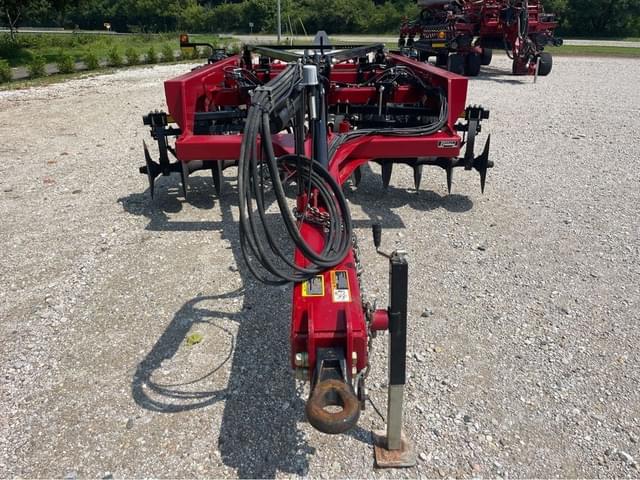 Image of Case IH 690 equipment image 1