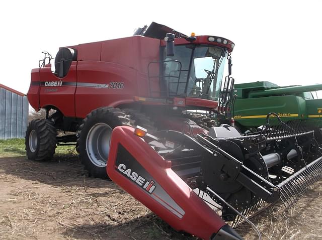Image of Case IH 7010 equipment image 1