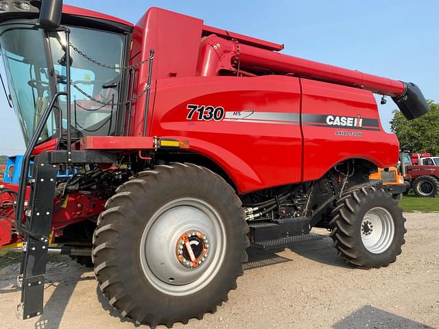 Image of Case IH 7130 equipment image 1